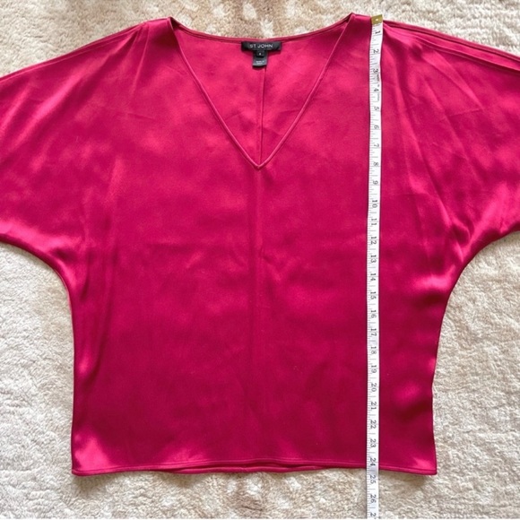 St. John Satin Plunge V Neck Top With Slit Cropped Sleeve Cherry Red Size Small - Picture 6 of 11